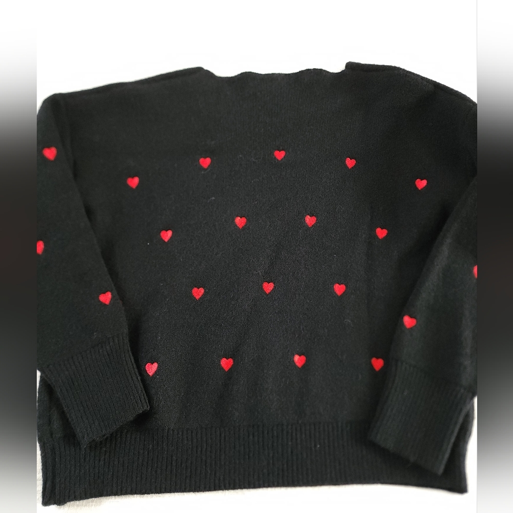 Black Long Sleeve Sweater with embroidered Hearts Size:Large - Picture 4 of 6